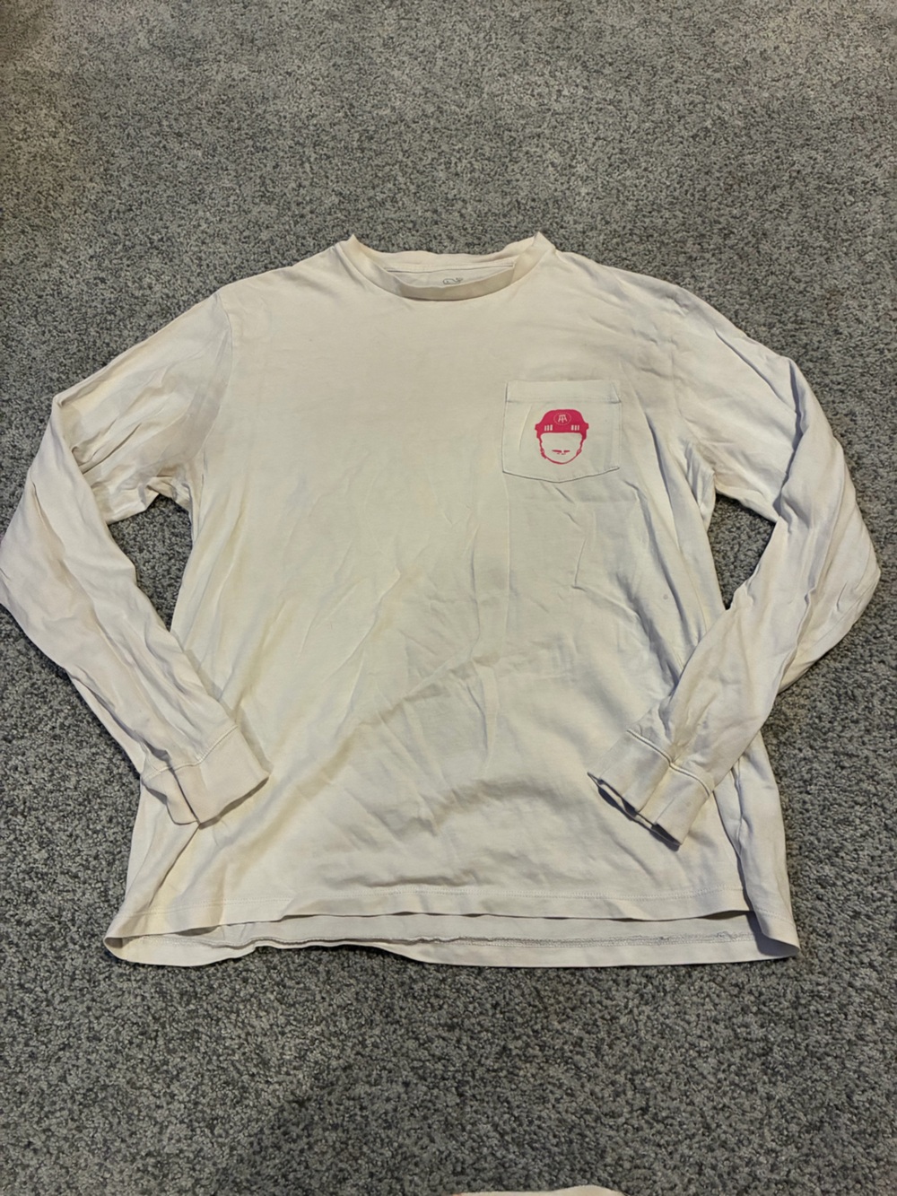 Vineyard Vines Cream Long Sleeve Pocket Tee with Pink Pocket Graphic